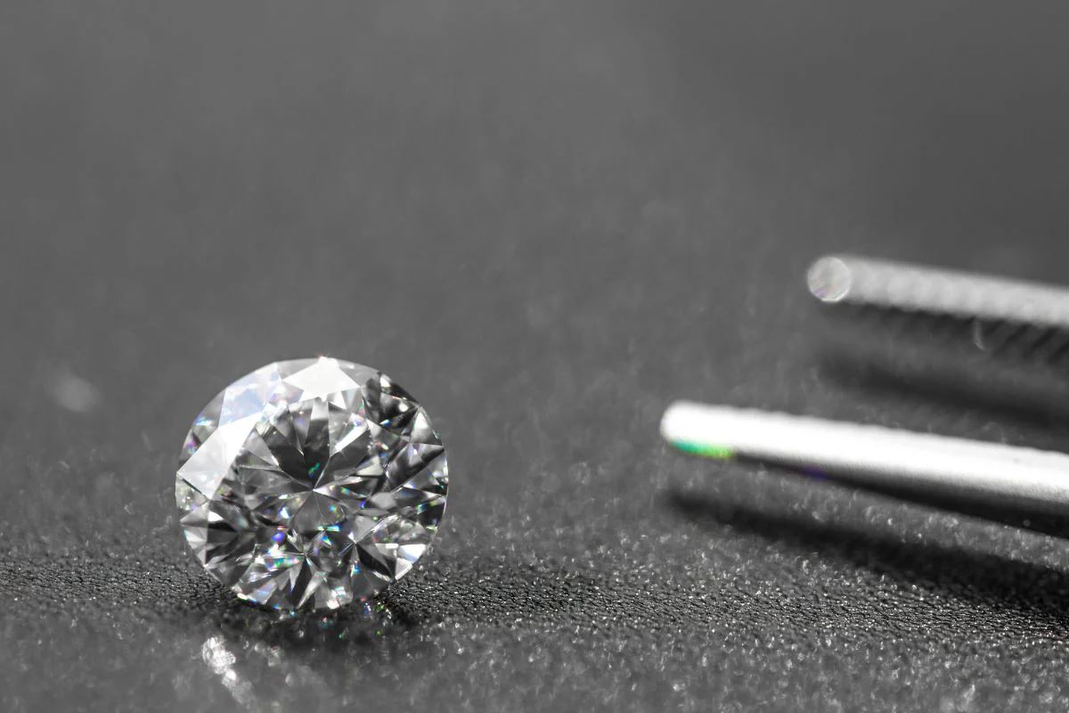 Uncovering the science behind Lab-Grown diamond's dazzling shine